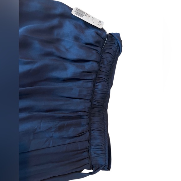 Long skirt with pocket - Picture 3 of 5